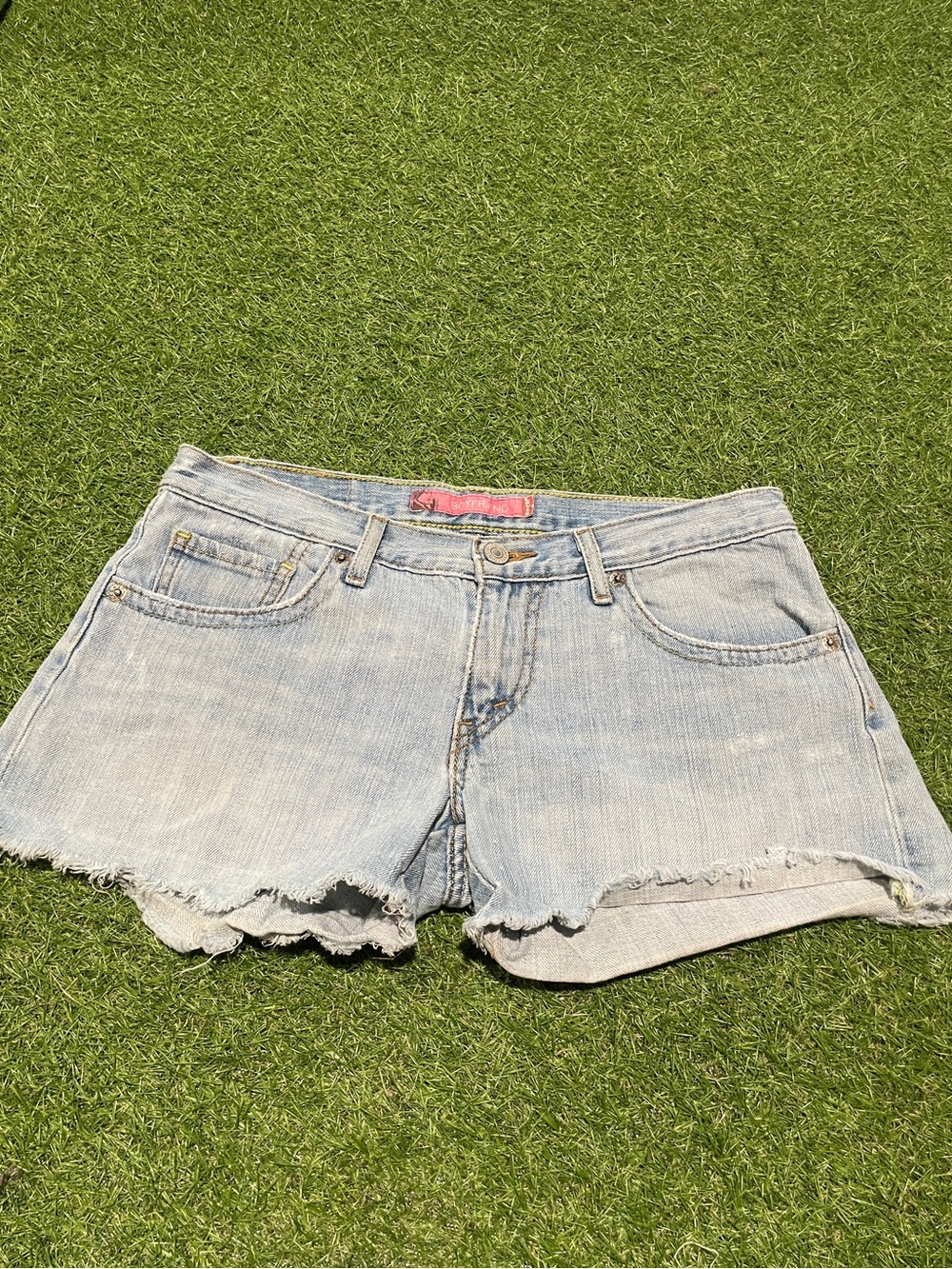Vintage Levi’s Boyfriend 100% Cotton Worn in Light Blue Denim Shorts Size 3 (W28